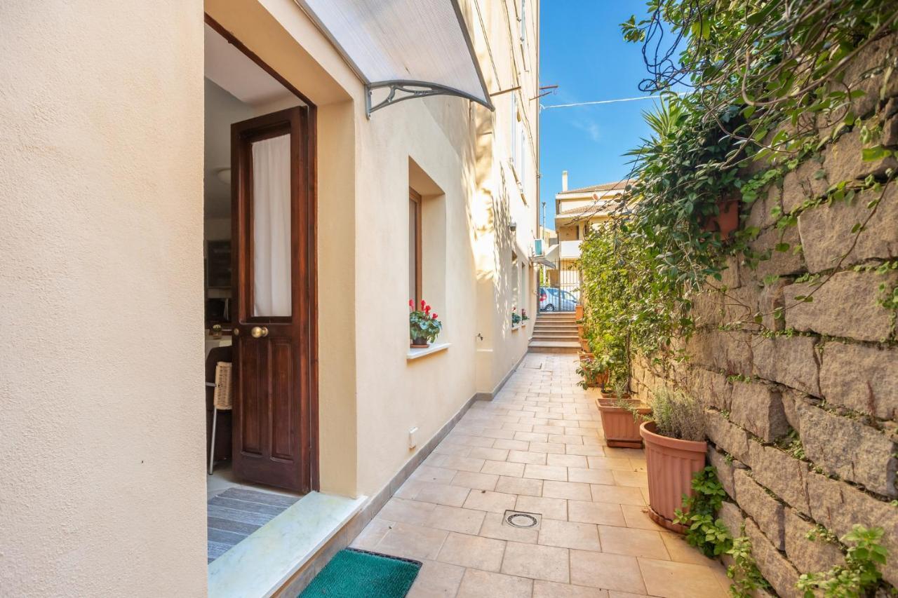 Spacious 3-Bedroom Apartment With Courtyard In Tempio Pausania - Perfect For Families Exterior foto